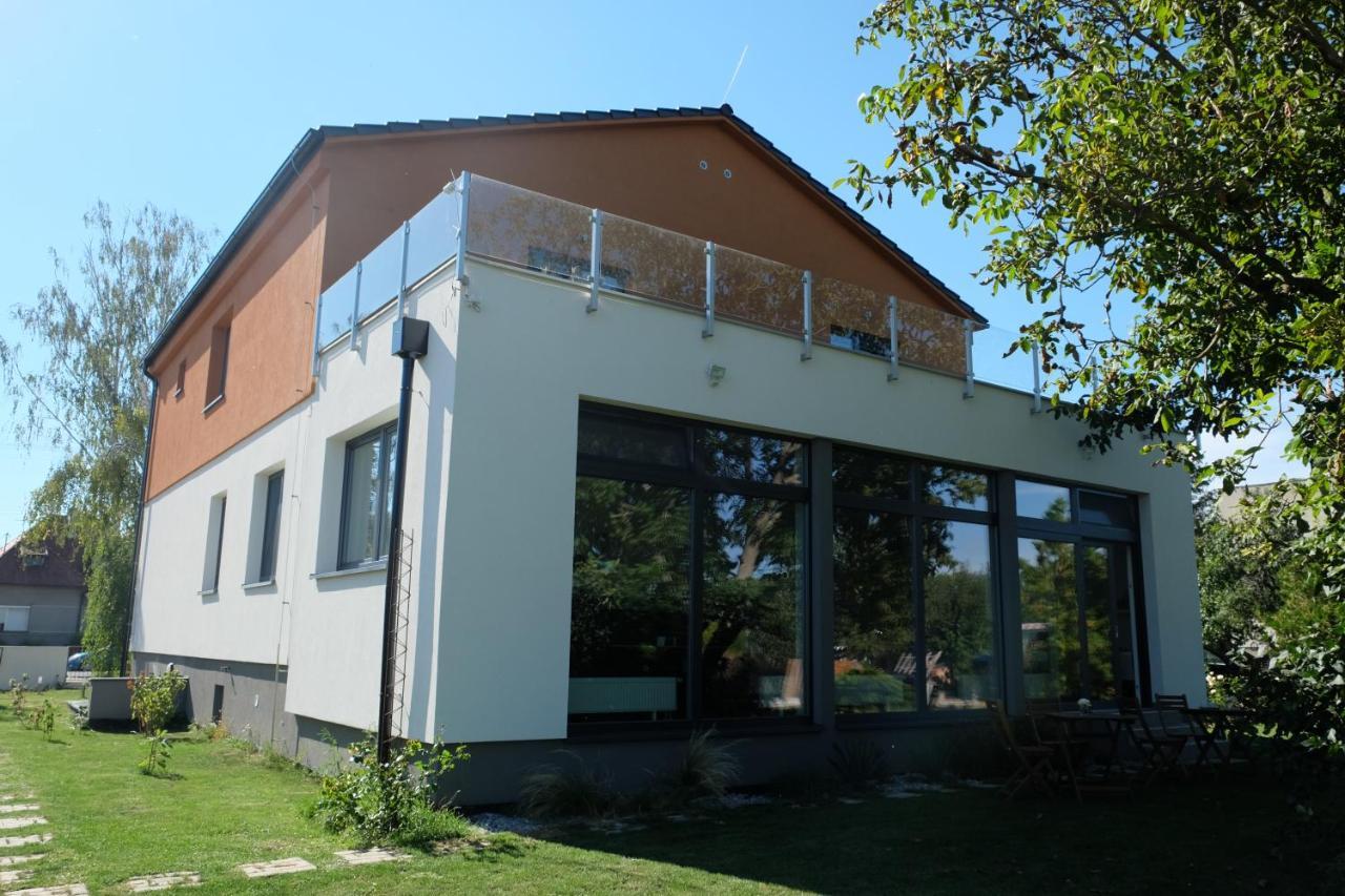 Penzion Pod Brezami** Neutra Exterior foto