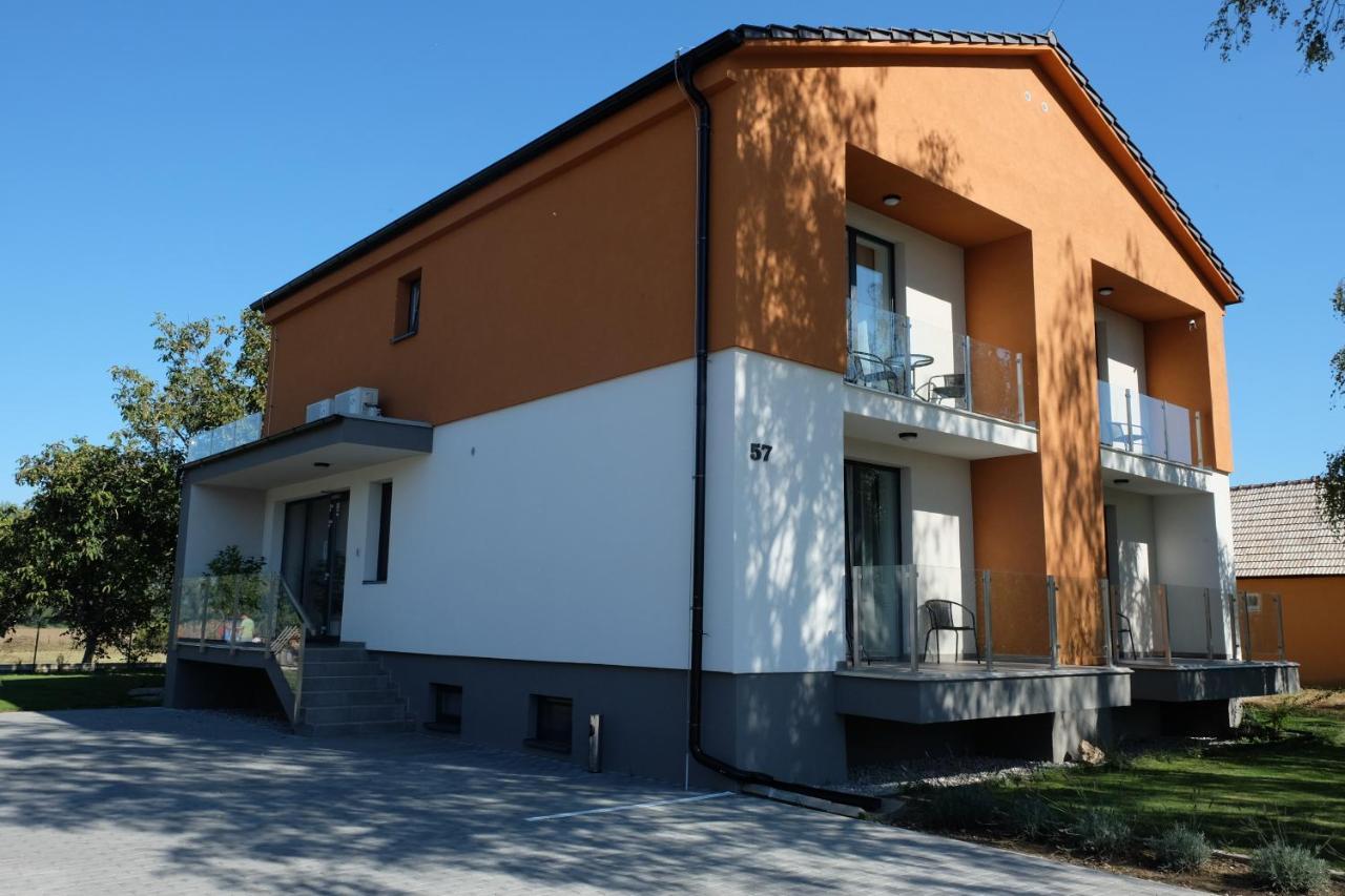 Penzion Pod Brezami** Neutra Exterior foto