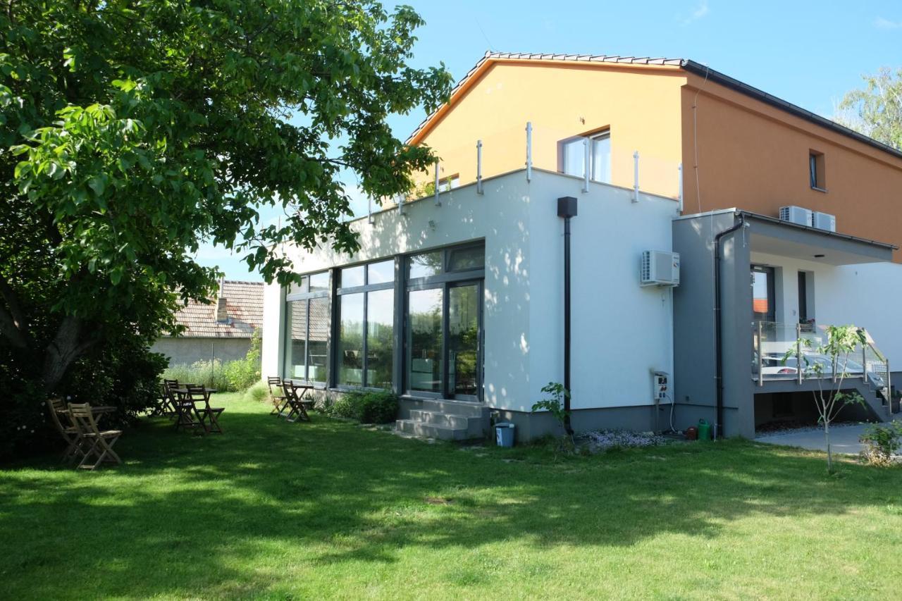 Penzion Pod Brezami** Neutra Exterior foto