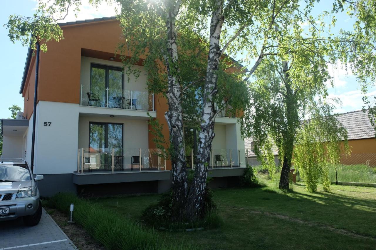 Penzion Pod Brezami** Neutra Exterior foto